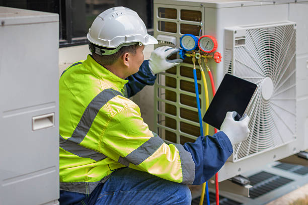 Professional Hvac technician working in Brookshire, TX